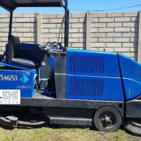 Road broom sweefdper scrubber